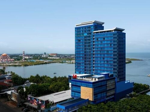 Внешний вид отеля Swiss-Belhotel Makassar в Макасаре, фото 1