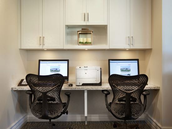 Фото Hilton Garden Inn Montreal Airport