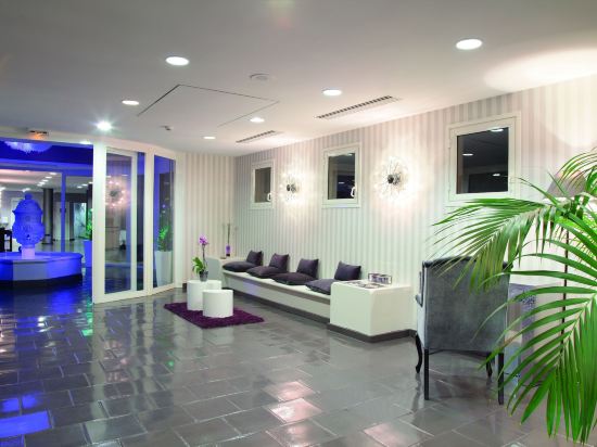 Фото Zenitude Hôtel-Résidences Le Cannet