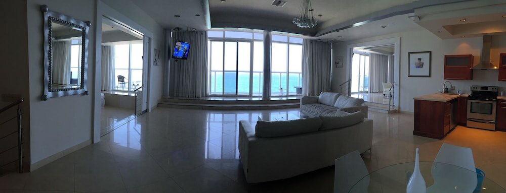 Фото Ocean Manor Beach Hotel