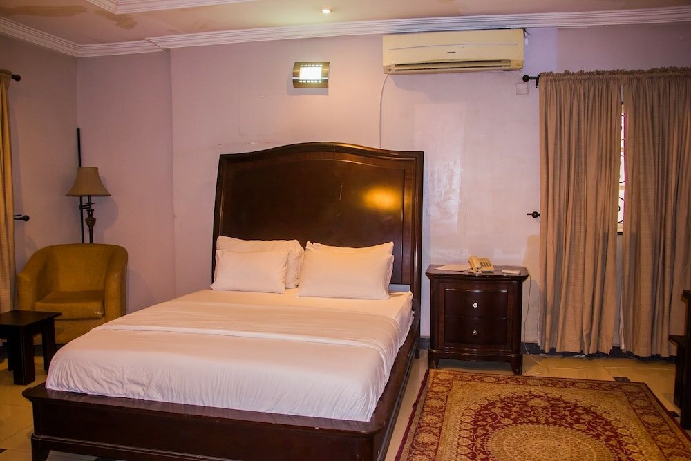 Фото Tivoli Residence & Bar