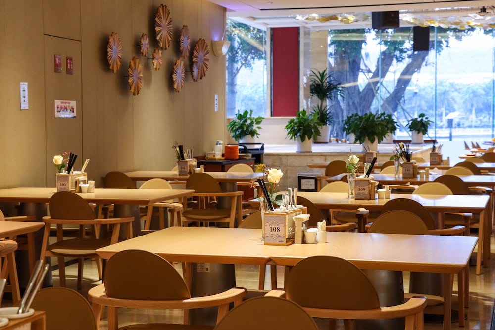 Фото Lakeside Hotel Xiamen Airline