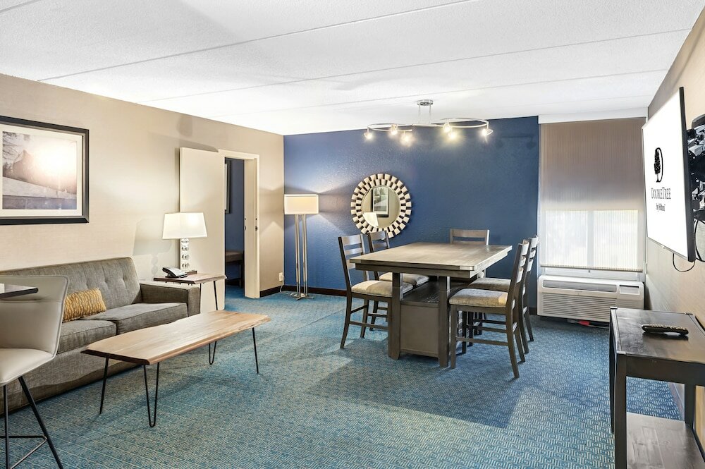 Фото DoubleTree by Hilton Roseville Minneapolis