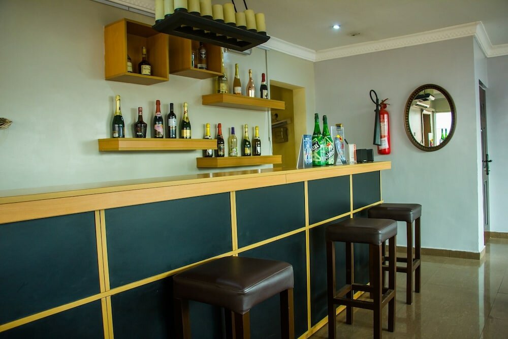 Фото Tivoli Residence & Bar