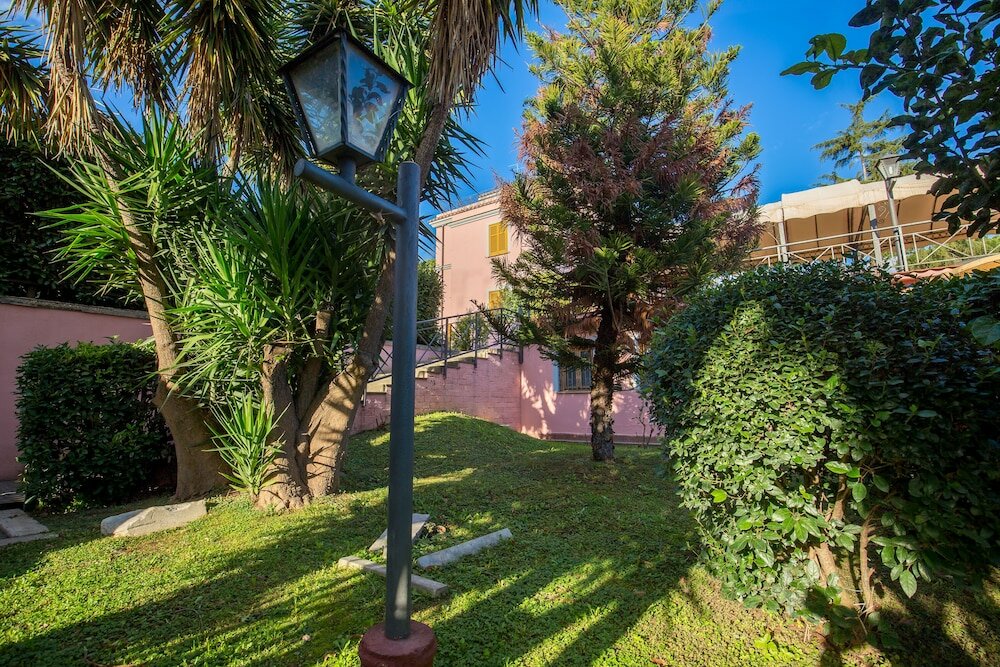 Фото Hotel Arco Di Travertino