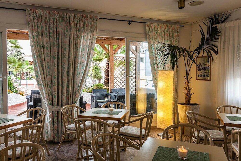 Фото Hotel Ninays