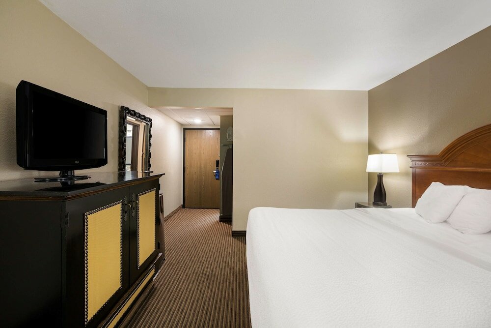 Фото Revel Hotel Minot, SureStay Collection by Best Western