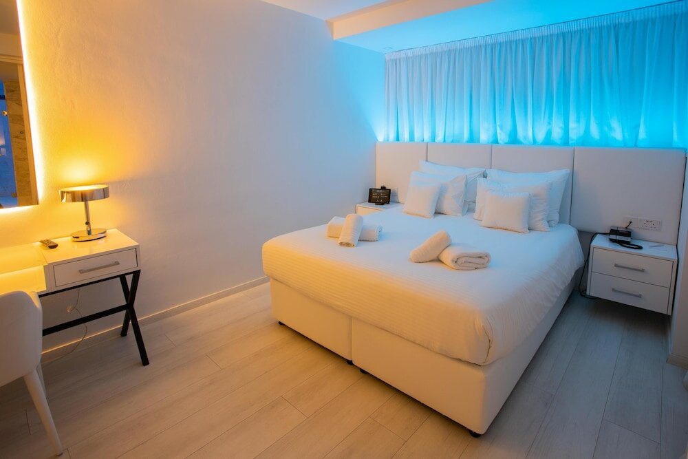 Фото Отель Napa Suites