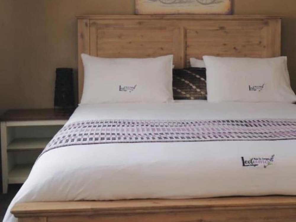 Фото Ledumo Lodge