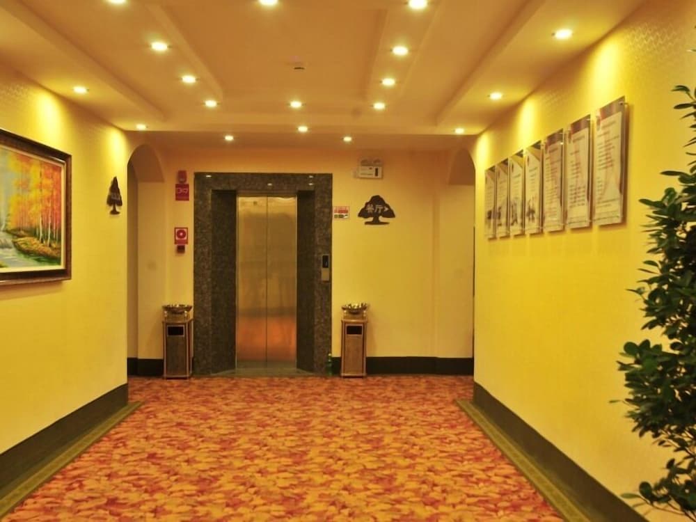 Фото GreenTree Inn Kunming Chenggong University City Hsr Station Shilin Street Express Hotel