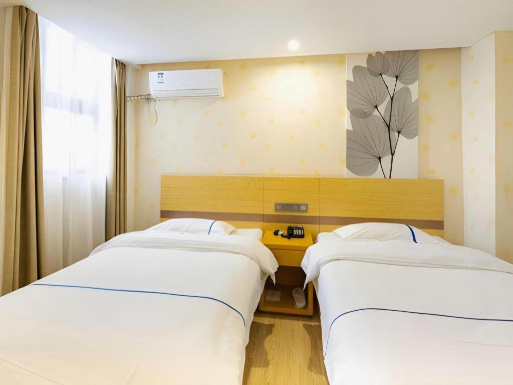 Фото GreenTree Inn Express Shanghai Baoshan District Youyi Road Metro Station