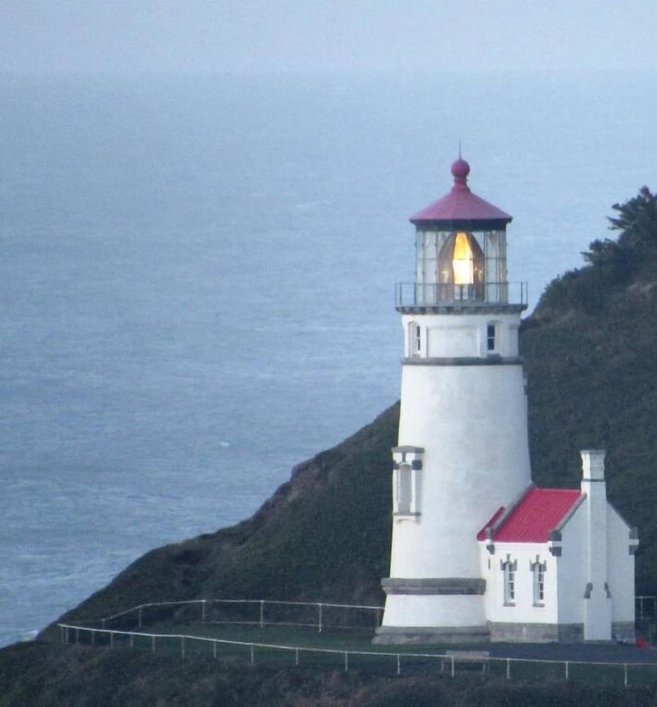 Фото The Waldport Inn