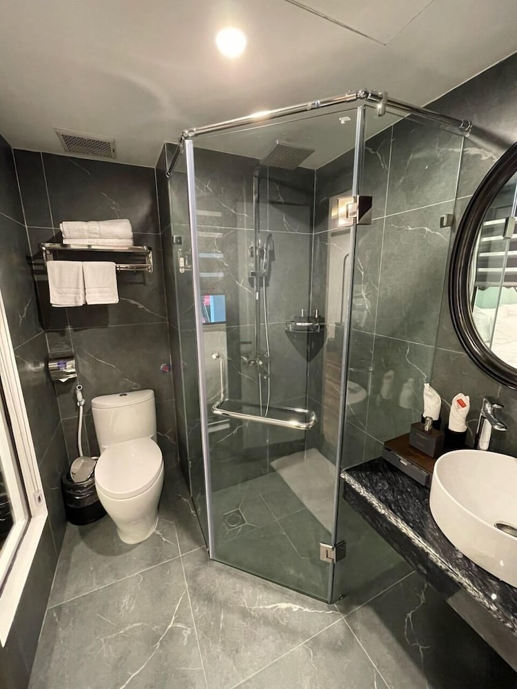 Фото Aquarius Premium Hotel