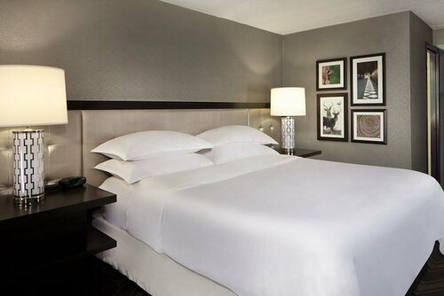 Гостиница Sheraton Bucks County Langhorne в Трентоне