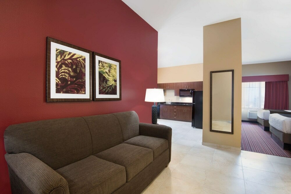 Фото Best Western Plus Hudson Hotel & Suites