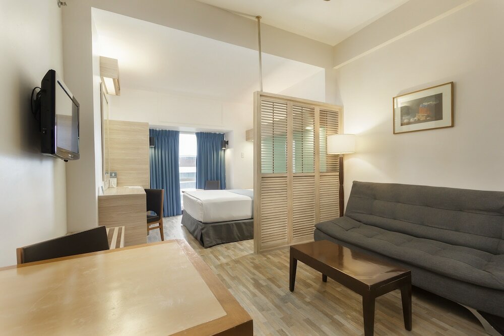 Фото Microtel by Wyndham Mall of Asia