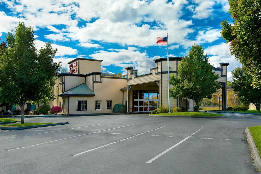 Фото Oxford Suites Pendleton