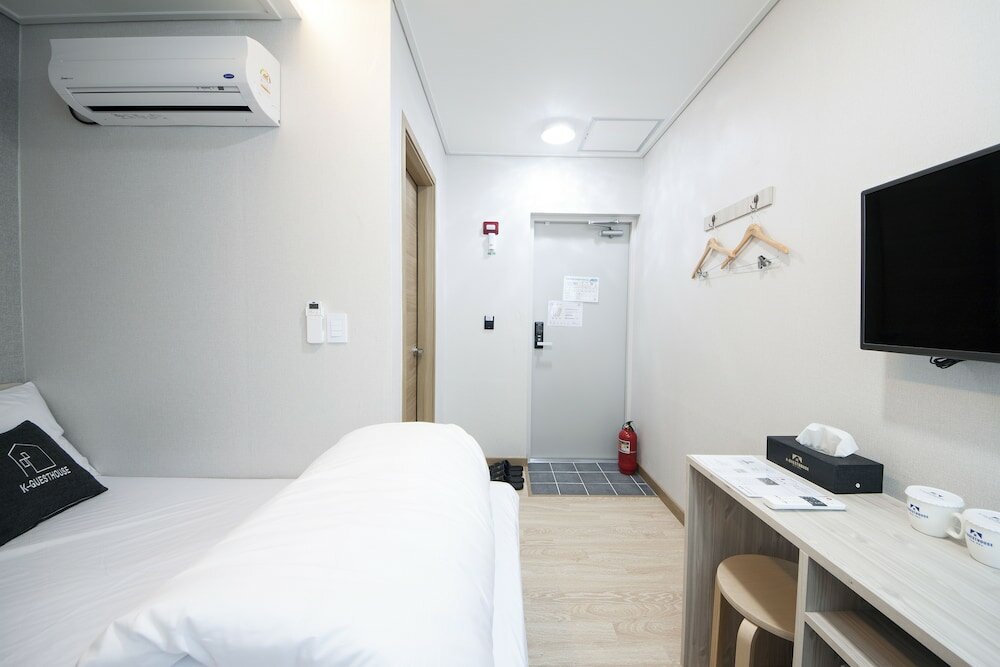 Фото K-Guesthouse Premium Nampo 1