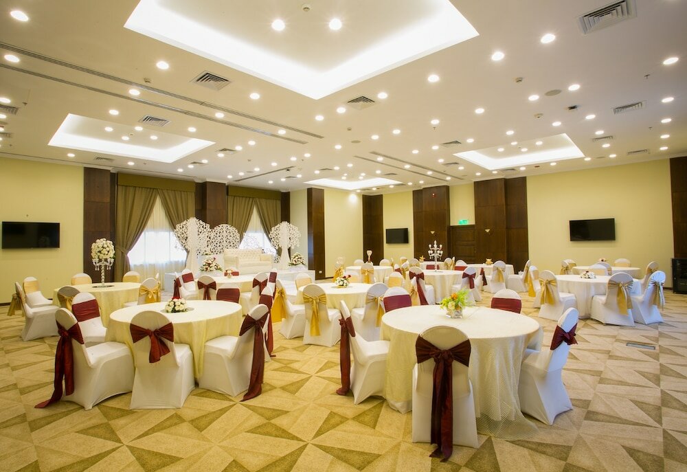 Фото Отель The Grand Plaza