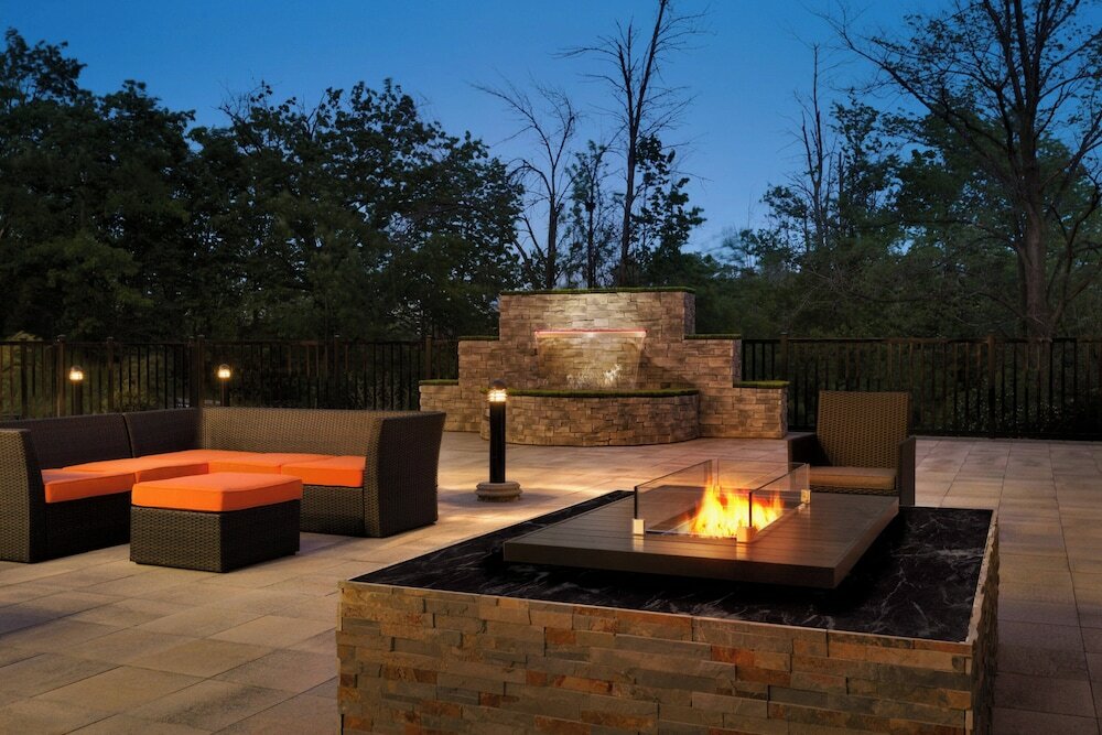 Фото Courtyard by Marriott Toronto Mississauga/West