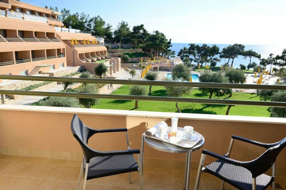 Фото Royal Paradise Beach Resort & SPA