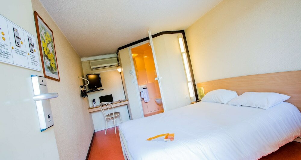 Фото Premiere Classe Clermont Ferrand Nord