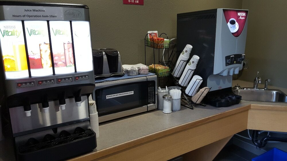 Фото SureStay Plus Hotel by Best Western Lethbridge