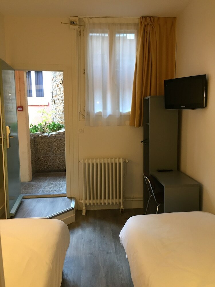 Фото Au Patio Morand Hotel