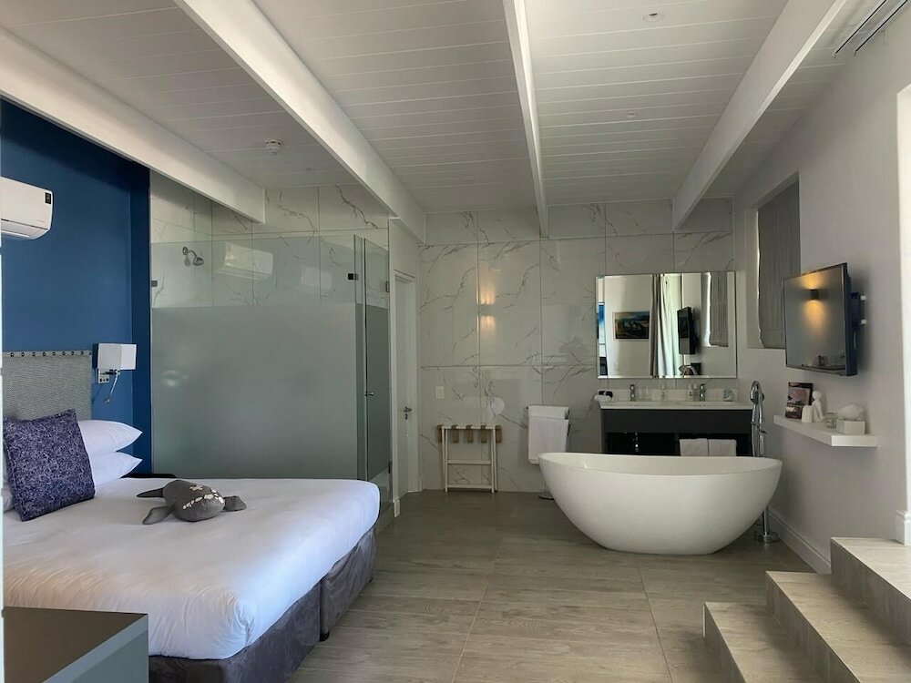 Фото One Marine Drive Boutique Hotel