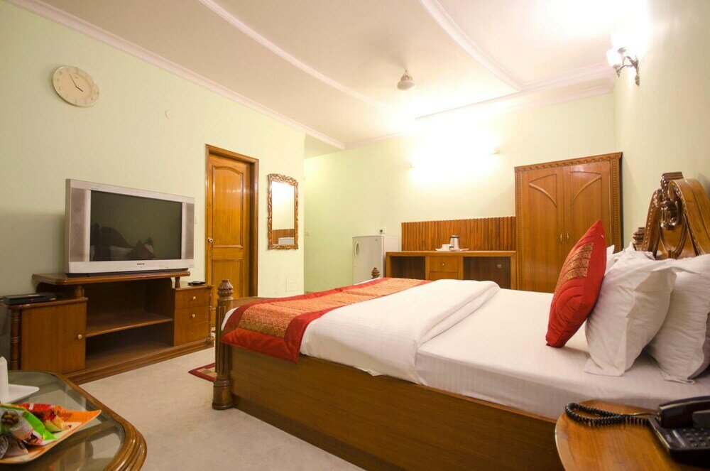 Фото Pablas International