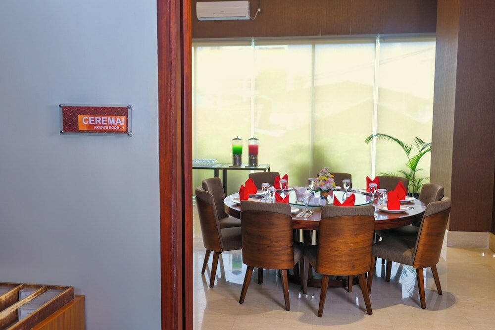 Фото The Luxton Cirebon Hotel and Convention