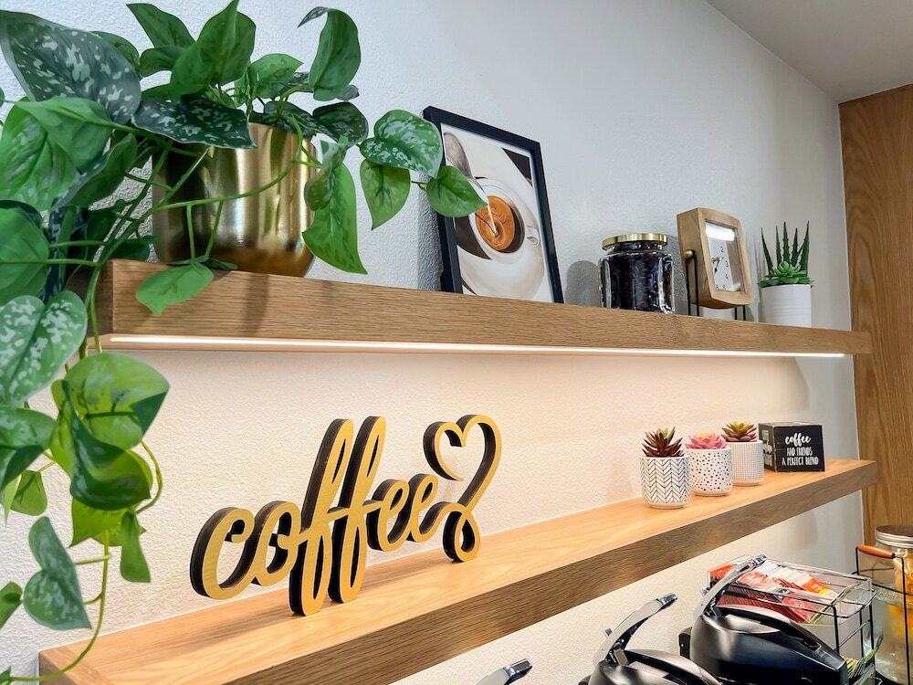 Фото Oxford Suites Redding