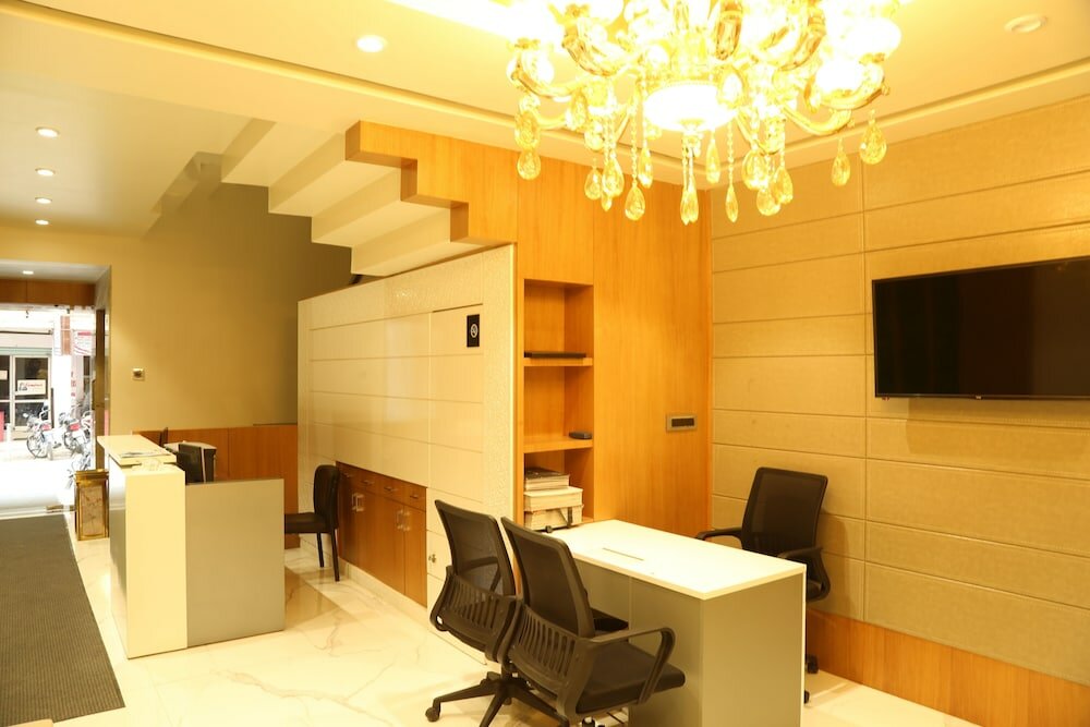 Фото Hotel Reva Regency