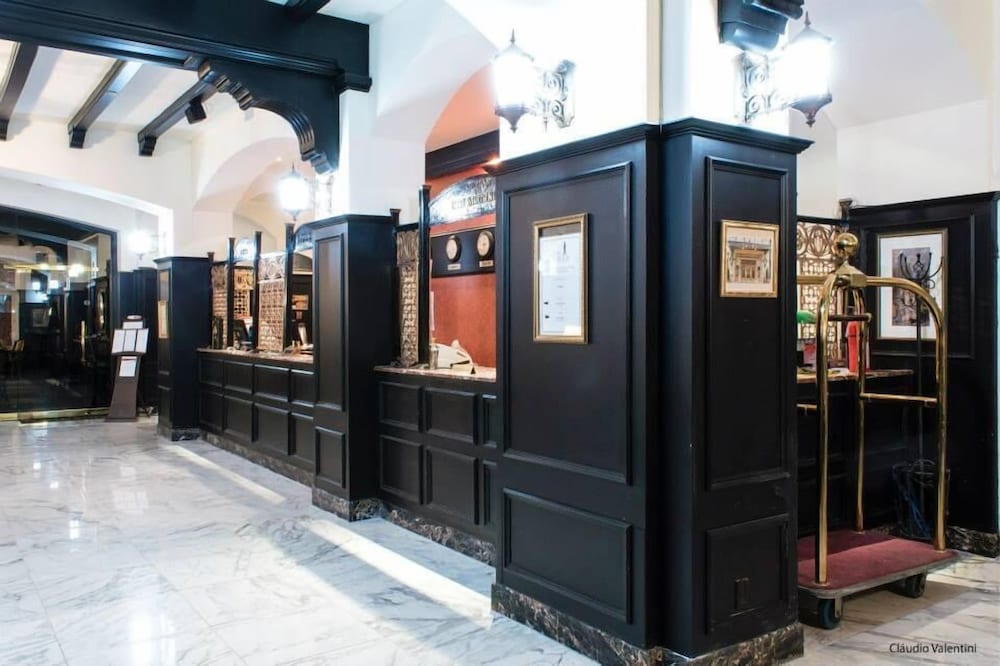 Фото Отель Clarendon