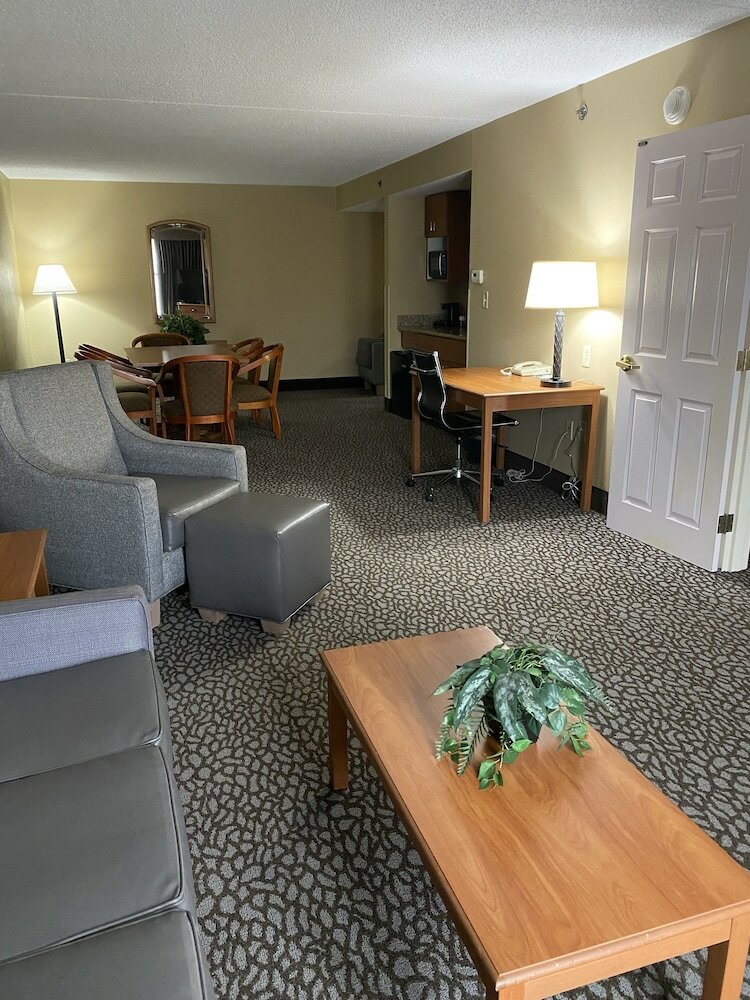 Фото Wingate by Wyndham Little Rock