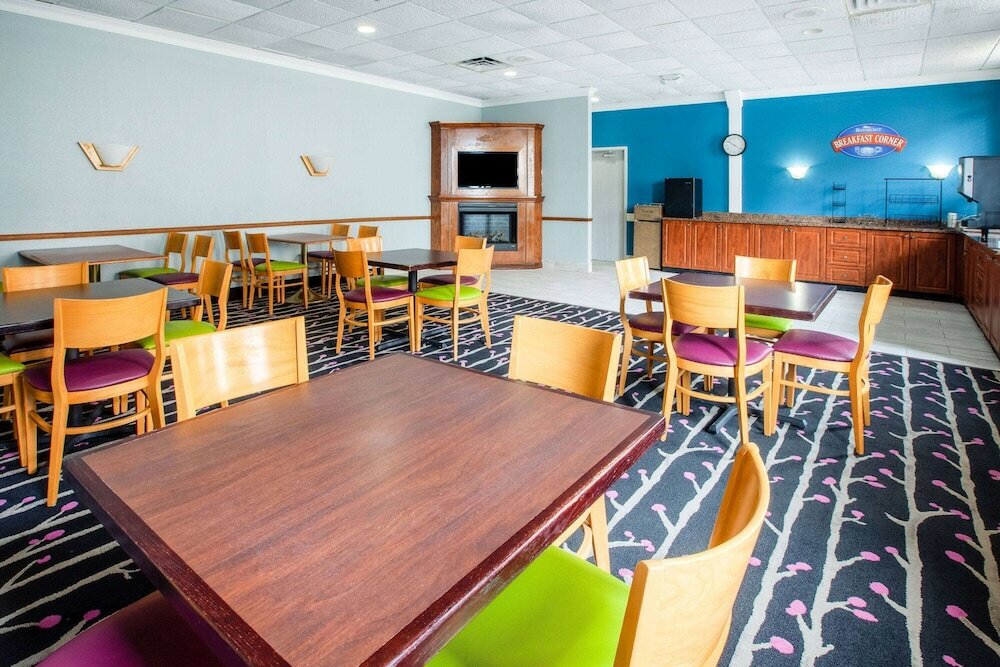 Фото Baymont by Wyndham Northwood