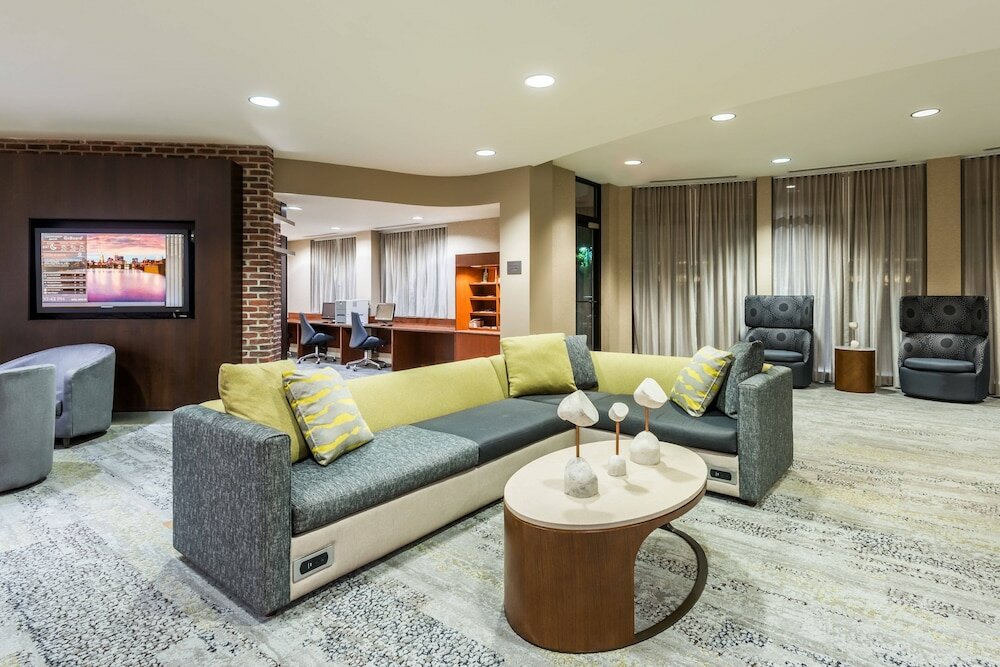 Фото Courtyard by Marriott Providence Lincoln