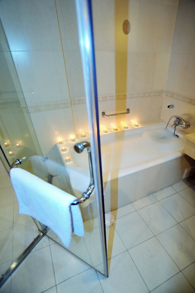 Фото White House Hotel