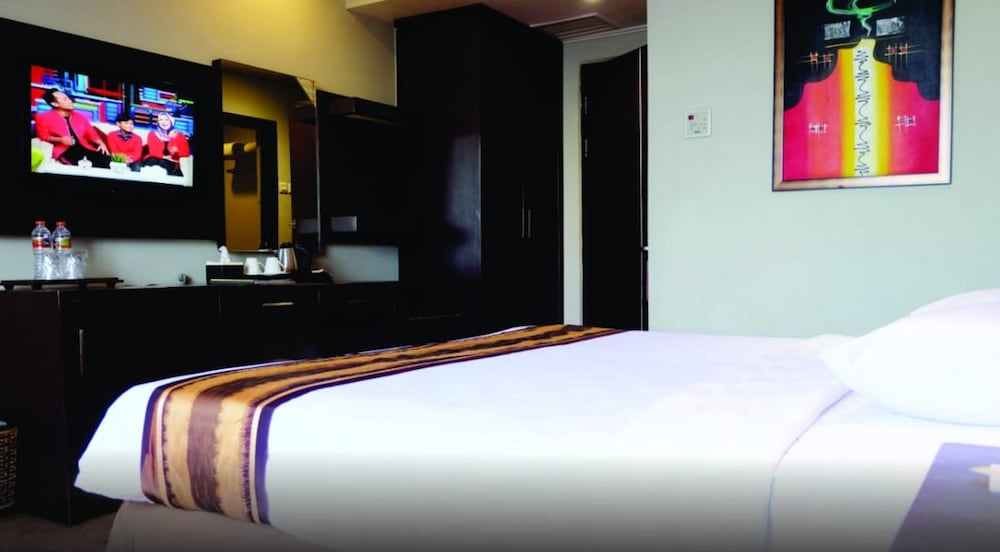 Фото Grand Palace Hotel Makassar