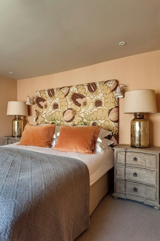 Фото The Falstaff Hotel