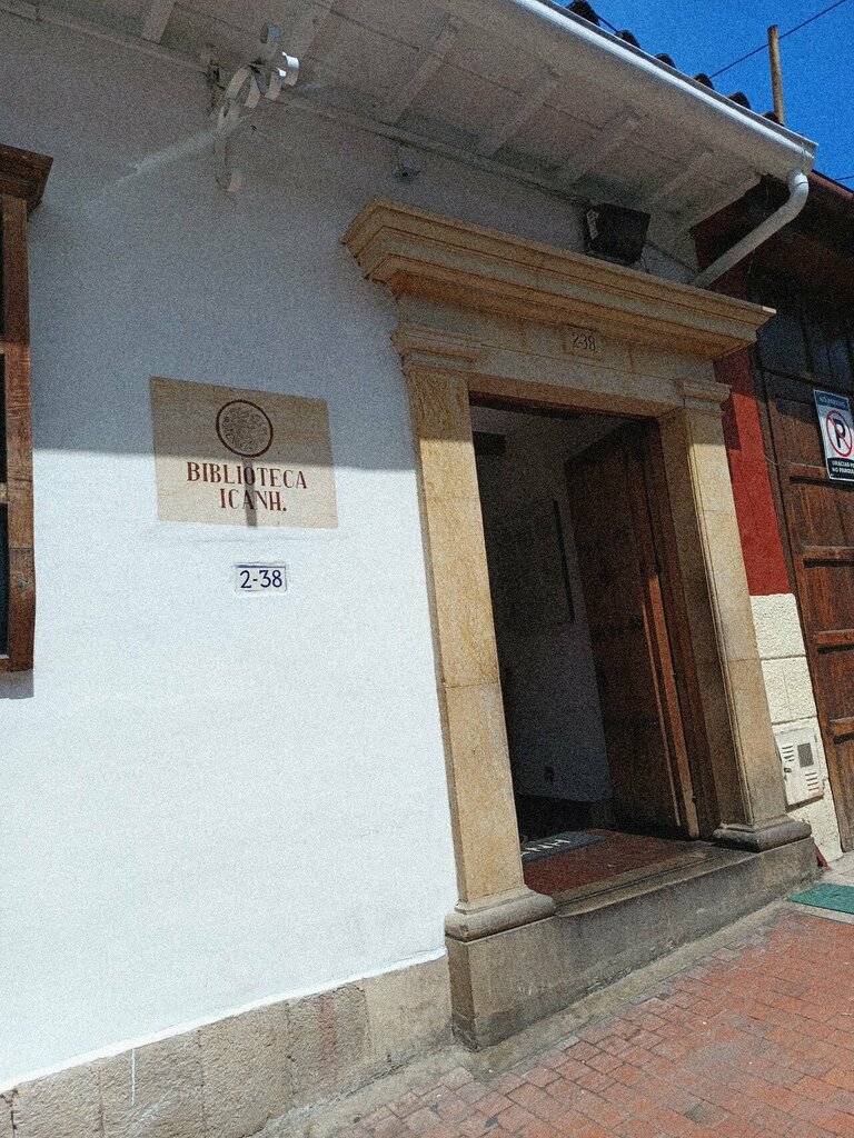 Library Biblioteca icanh, Bogota, photo