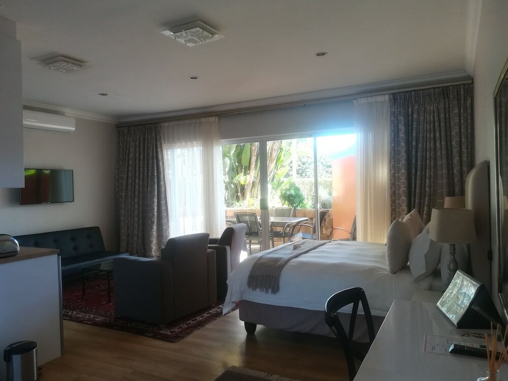 Фото Cinnamon House Bed and Breakfast