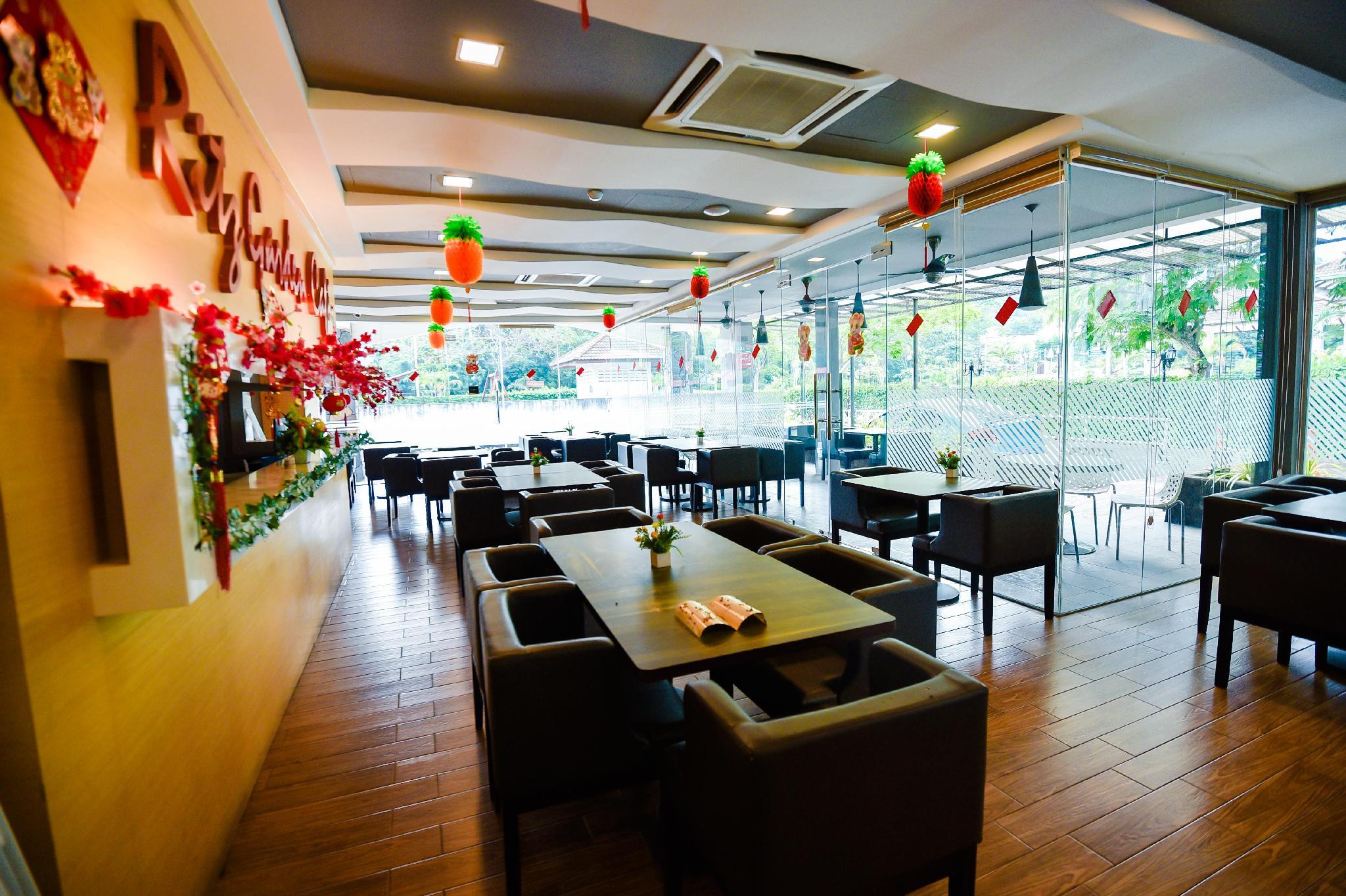 Фото Lumut Suites