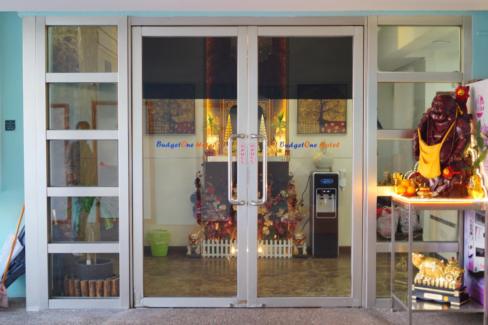 Фото BudgetOne Hotel