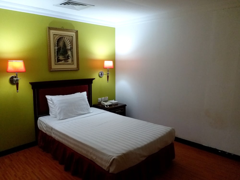 Фото Taj Plaza Hotel