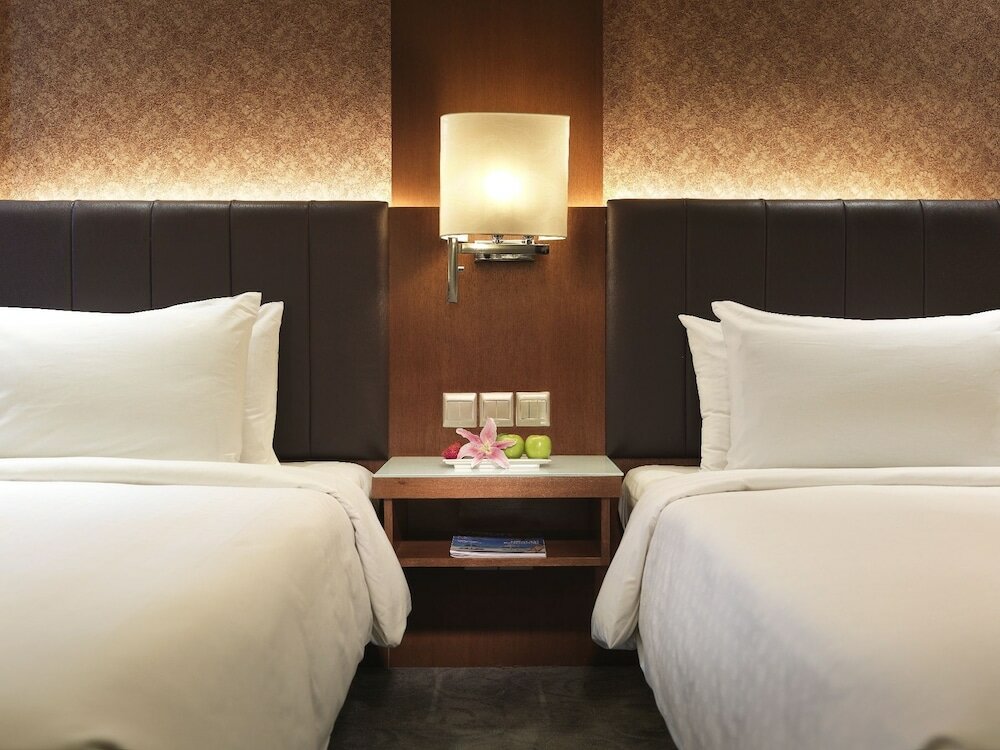 Фото The Boulevard - A St Giles Hotel