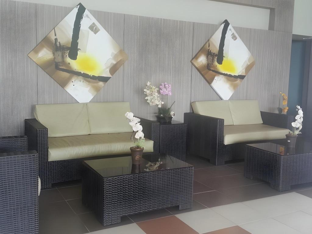 Фото Magallanes Square Hotel