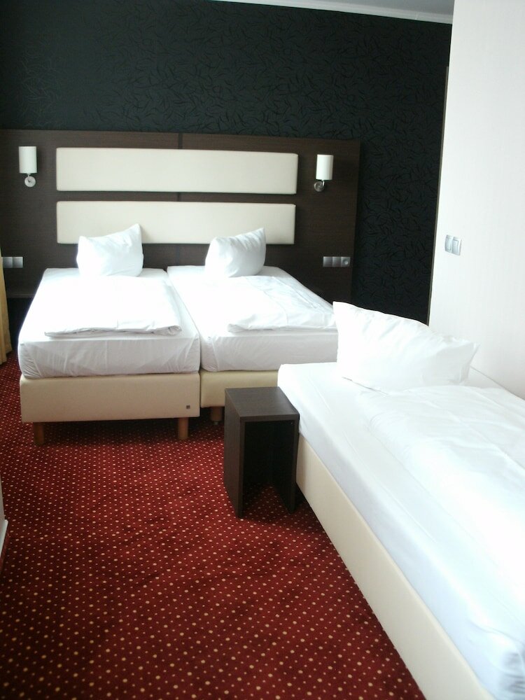 Фото Plaza Inn Hamburg Moorfleet