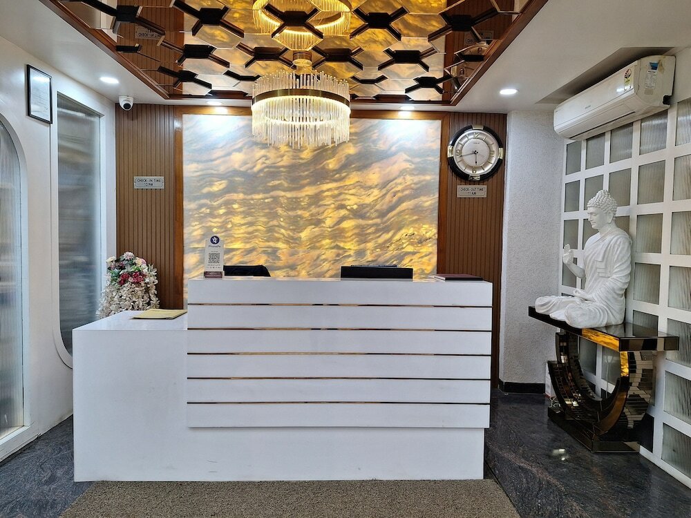 Фото L N Marriott Hotel