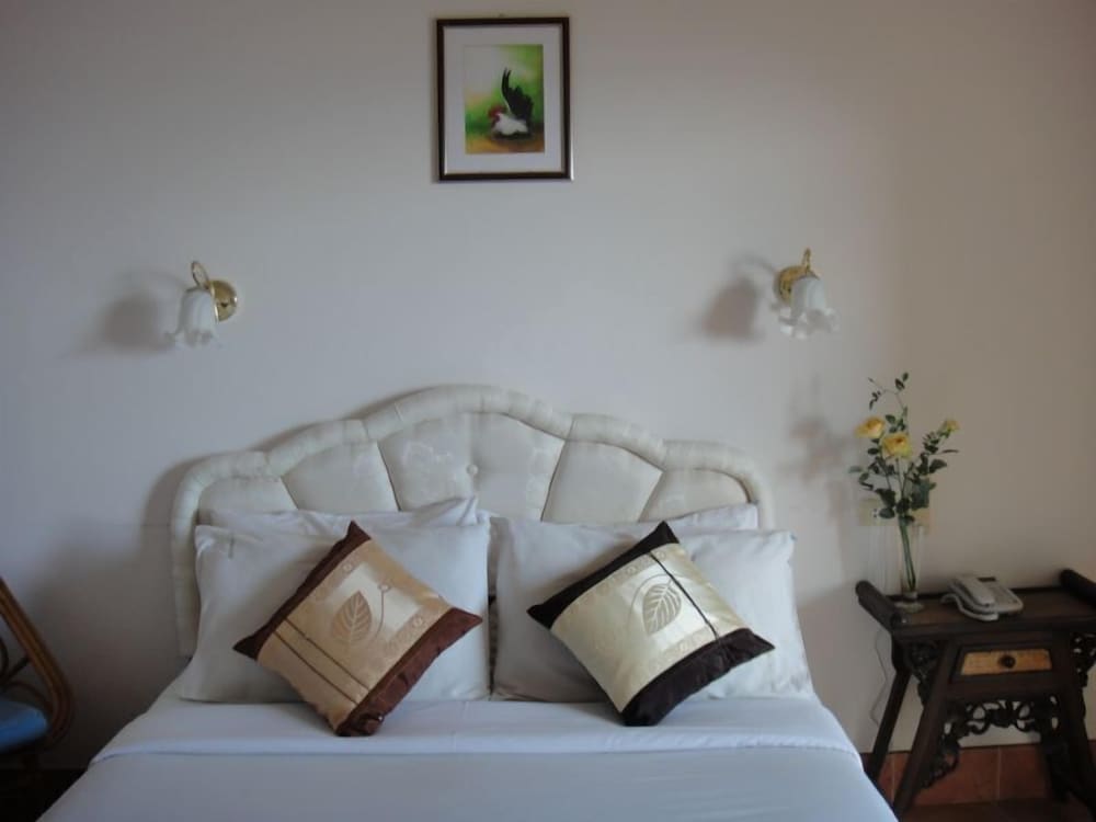 Фото Baan Karon Hill Phuket Resort